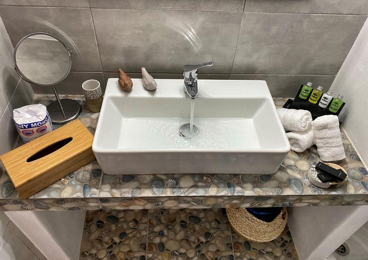 Pachaina Milos Gem Suites Inn المظهر الخارجي الصورة