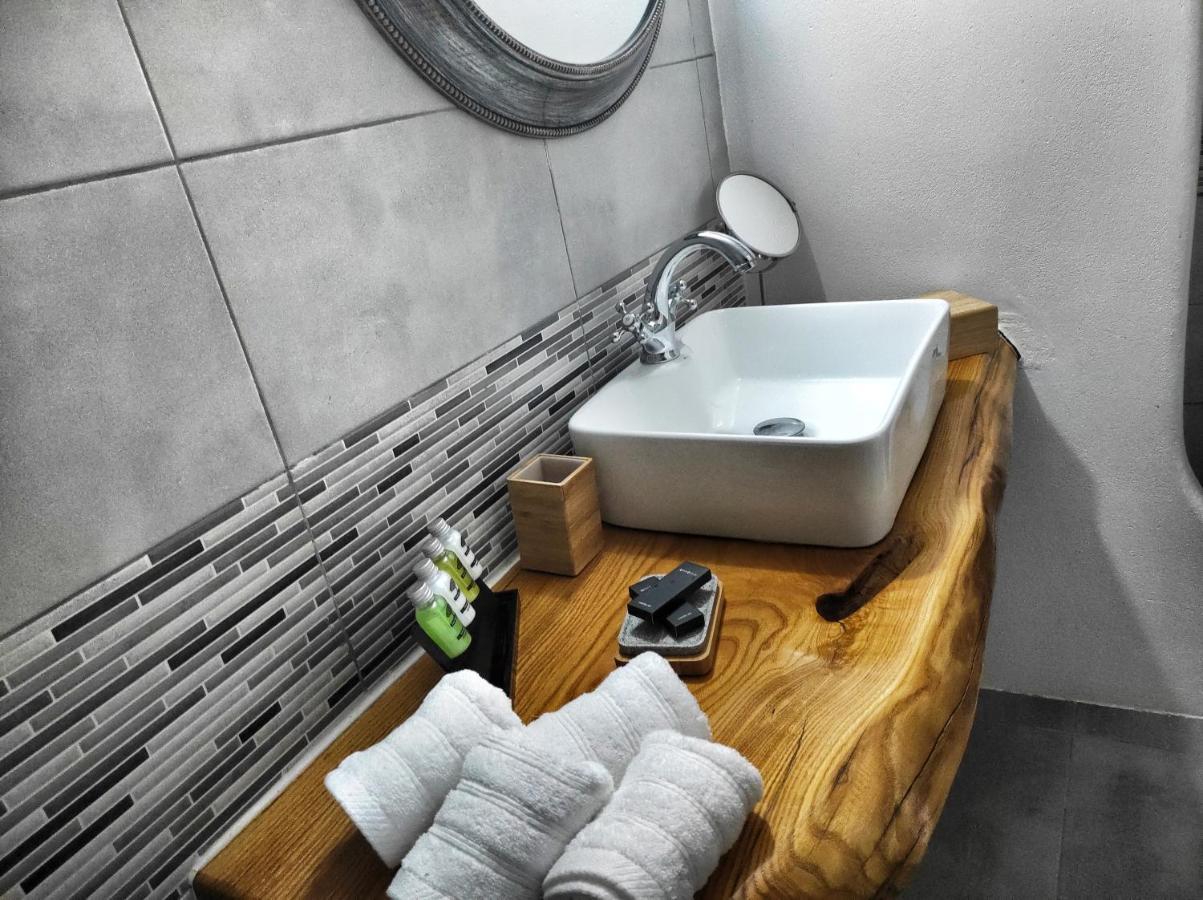 Pachaina Milos Gem Suites Inn المظهر الخارجي الصورة